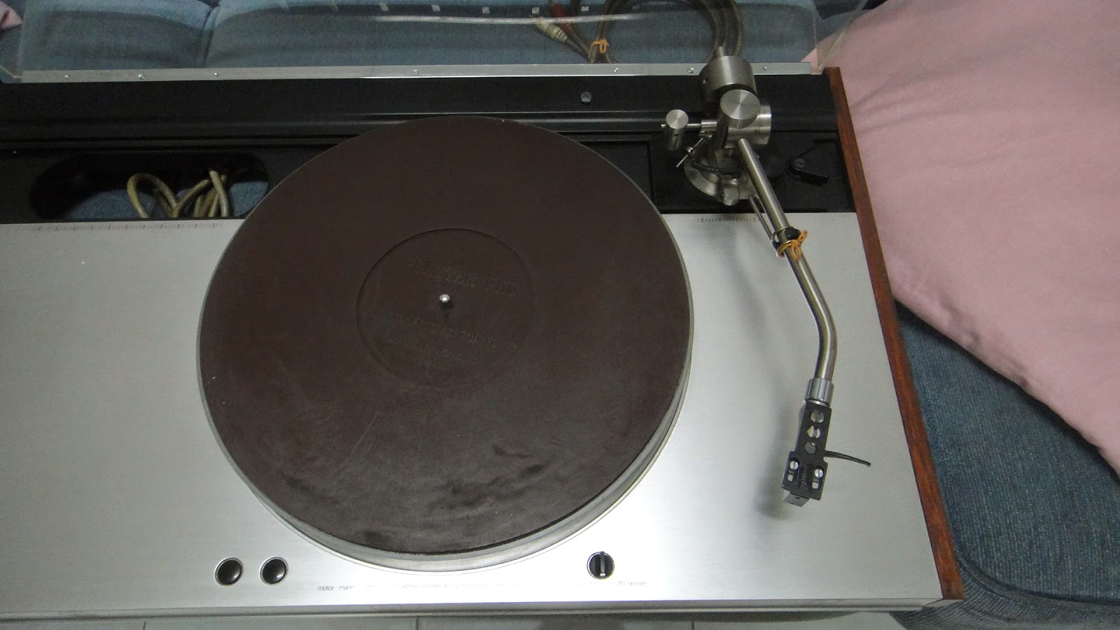 Luxman PD-444 turntable (Used)SOLD DSC04332