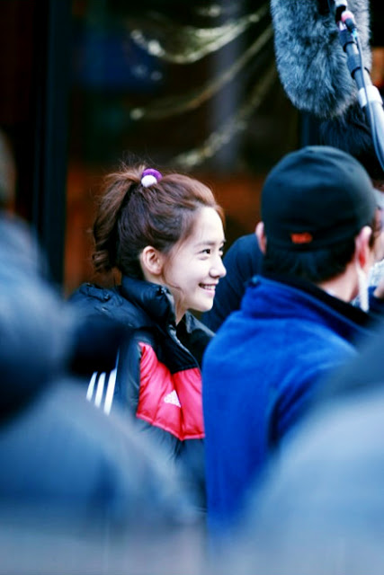 [PICS] YoonA in HongDae @ Love Rain || 25.03.12 Tumblr_m1g1vcSvyP1rs5thfo1_500