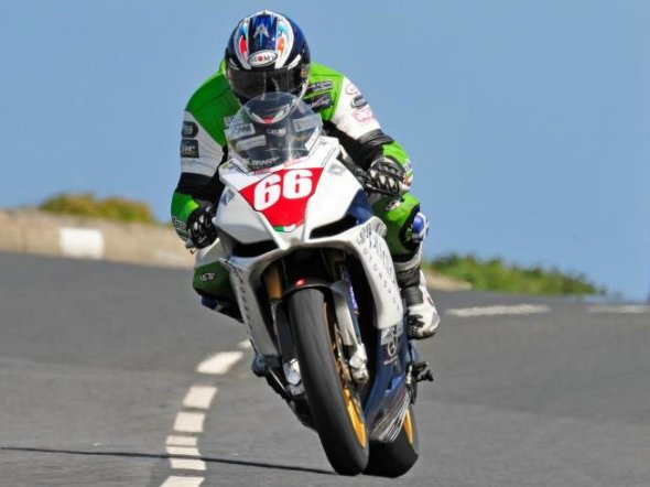 Road Races & TT - Page 33 Mark_buckley_nw200_superstock_2012_1