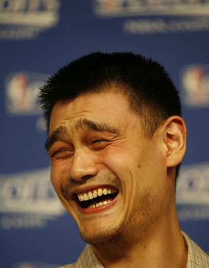 Worst CL season - Page 6 Yao-ming-happy-sad-nba-funny-photos