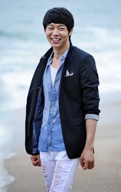 Park Yoochun de JYJ votado como # 1 con el que la gente quiere ir de vacaciones  20110610_ripley_yoochun