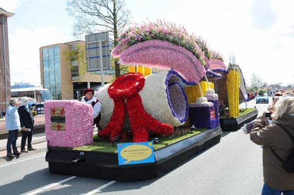 موكب براعم الزهور في هولندا من أجمل الاحتفالات في العالم... Image048-702095