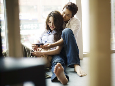 [08.08]Ji Hyun Woo et Tia, un couple charmant[Photos] 20110808_tia_jihyunwoo_4