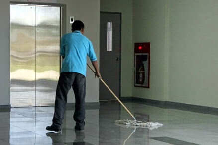الإمارات: السجن 6 أشهر لعامل نظافة تلصص على حمام النساء 456456_4%2B_1_-1