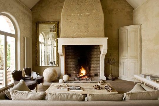 Sala de estar Cote%2Bmaison%2Bformer%2Bstable%2Bturned%2Bliving%2Broom%2Blarge%2Bfireplace%2Bbelgian%2Bmansion%2Bcococozy