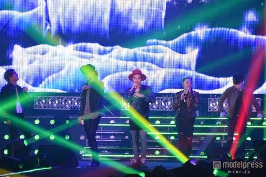 [1/3/2015][Pho/Vid] BIG BANG tại sự kiện Tokyo Girls Collection BIGBANG-tokyo-girls-collection_002