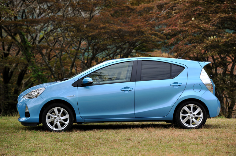 2012 - [Toyota] Aqua / Prius C 02_l