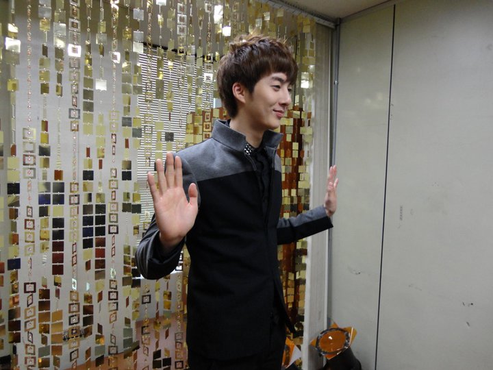 Hyung Jun @ KBS World Music Bank Waiting Room [11.03.11] 23