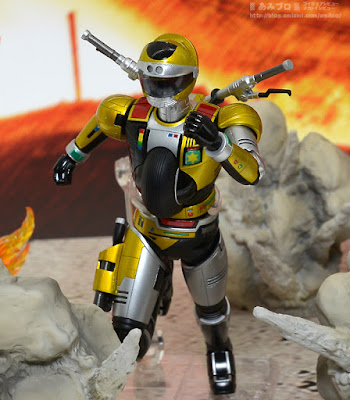 [Comentários] Tamashii Nations Summer Collection 2015 SH-Figuarts-Winspector-Bichael-Reveal