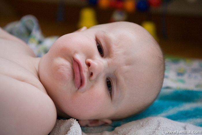 Funny pics of angry babies Babies_that_are_pissed_20