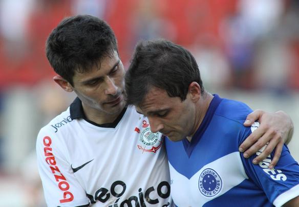 Crise no Cruzeiro: Jogadores divulgam carta repudiando a declaração do presidente do time 20111019094457339405o.bmp