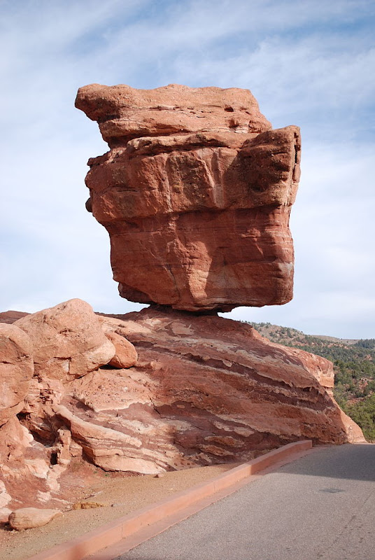 Outstanding rocks صخور معلقة Balance_Rock%252C_Garden_of_the_Gods%255B3%255D