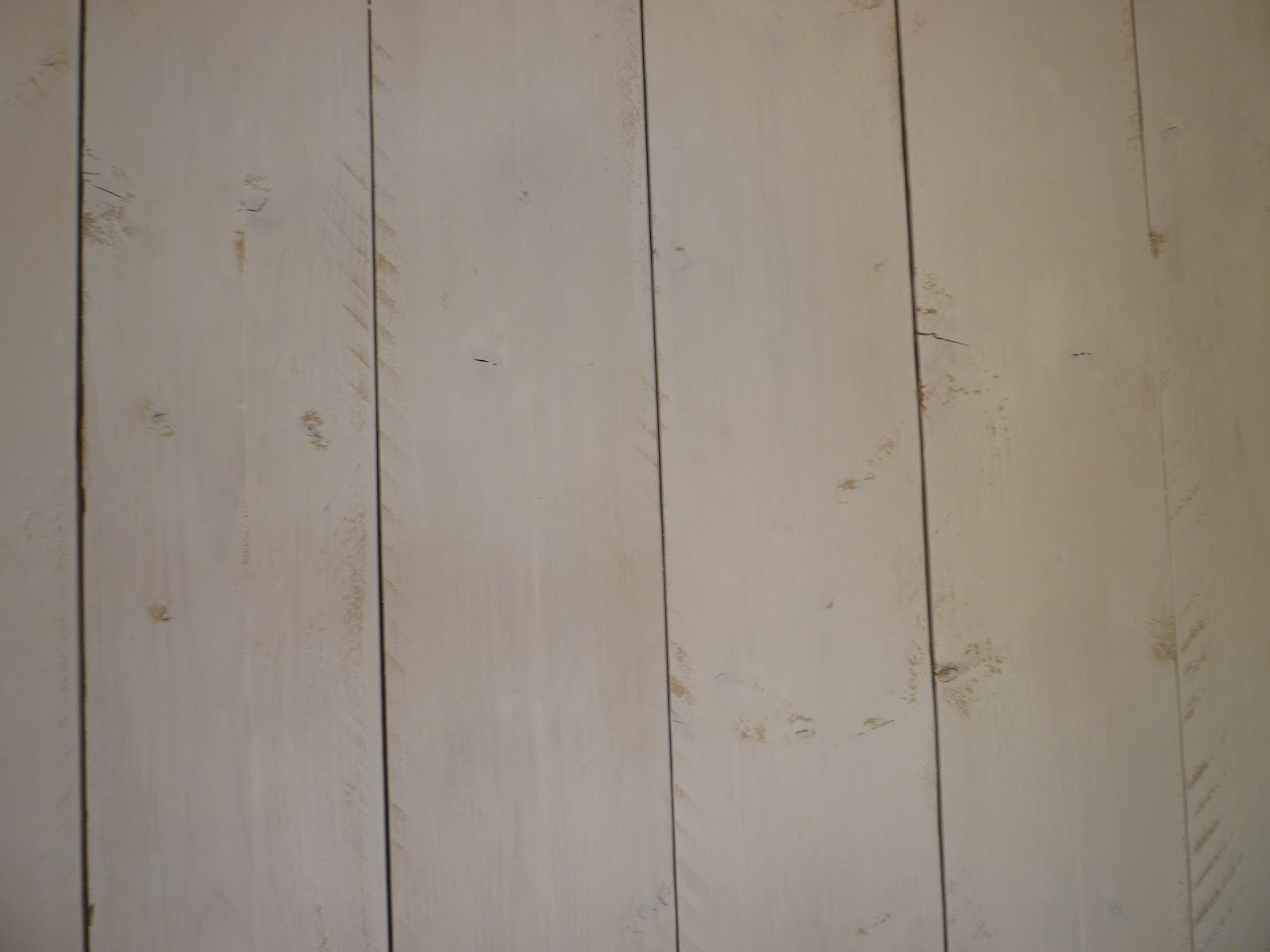 Conseils pour réaliser un Mur en bois teinté: Voici le résultat P1080194