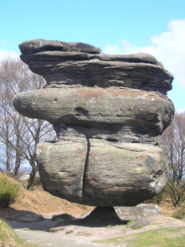 Outstanding rocks صخور معلقة Idol-rock%255B3%255D
