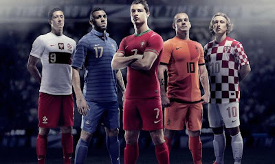 سرفر سيسكام لجميع الباقاتCccam Full Server 31/12/2012   Maillots-euro-2012