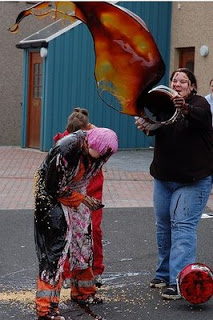 أغرب طقس قبل الزواج في العالم للعروس! Blackening