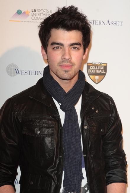  Cambiando por  ti..  Joe-jonas-bcs-national-championship-party