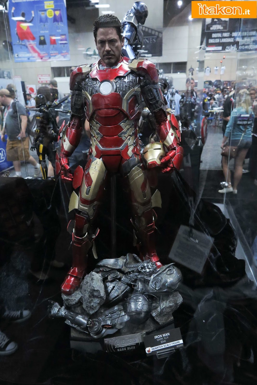 [Hot Toys] Avengers: Age of Ultron - Iron-Man mark 43 1/4 Scale - Página 6 Hot-toys-sdcc-2015-121