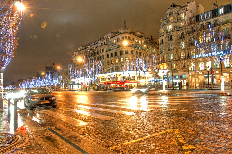 Champs Elysees [IMG] 20-stroll-down-champs-elysees-night-time-d300