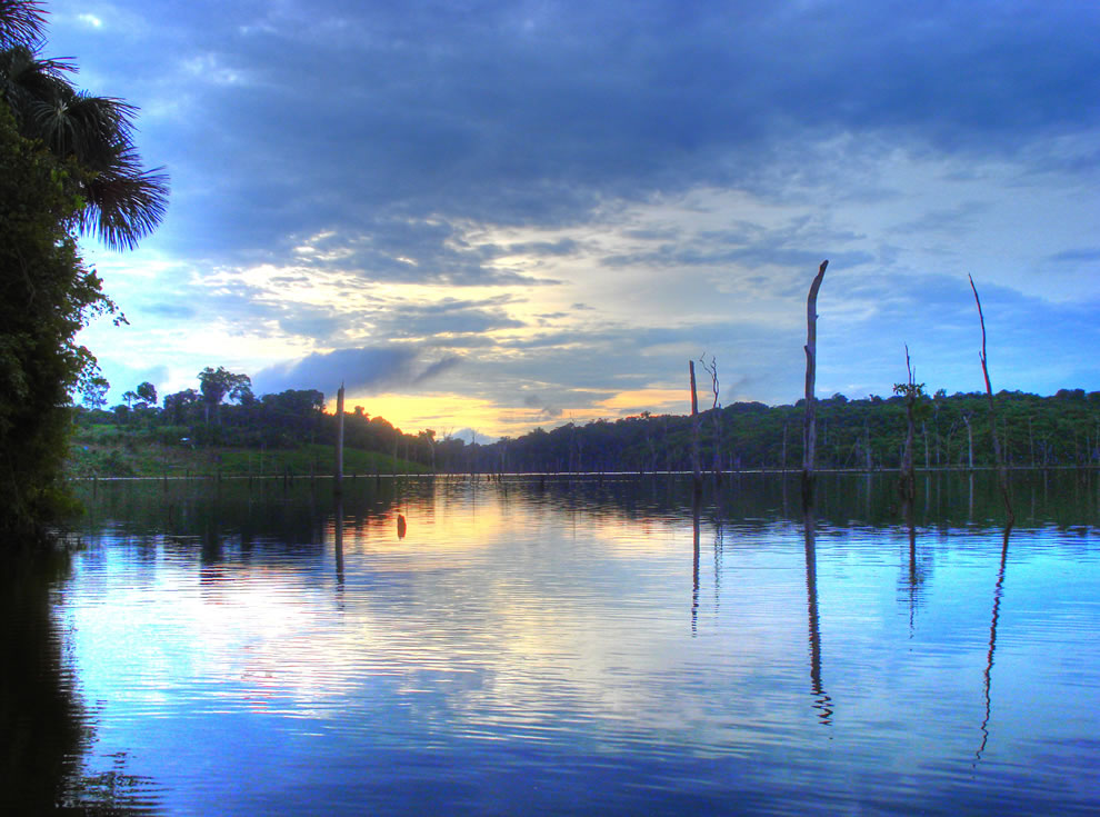  غــأإبــأإت آلآمــأإزؤن المطــيرهـ ♥.  Balbina-Dam-in-Amazon-Brazil