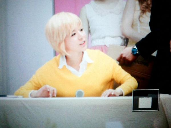 [PICS][29.03.12] Sunny, Hyoyeon, Sooyoung @ Lotte Fansign Event Apikj2kcmaaqc49