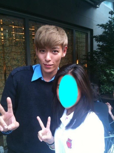 T.O.P's iCONS Top%2Bwith%2Ba%2Bfan%2B2-738299