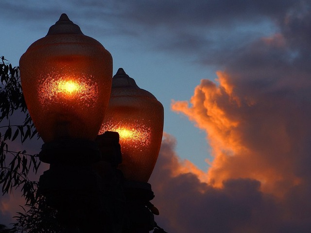 Fenjeri i lampe, svjetiljke svih vrsta Lamp