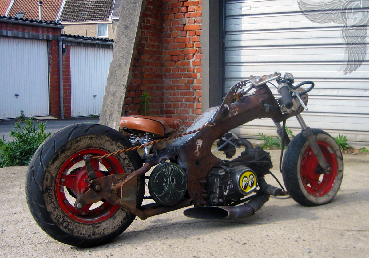 DAX 70cc modificada. Honda-dax_chopper_version-one_the-old-garage_belgium