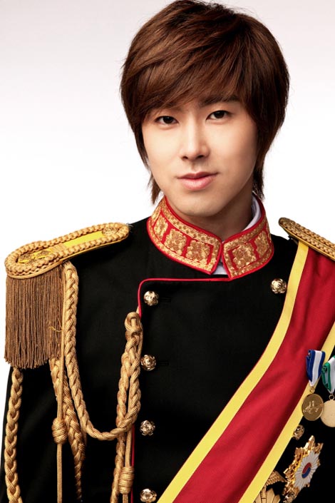 [ FANFIC~DRAMA] Girls Over Flower - Page 13 Yunho_goong_1