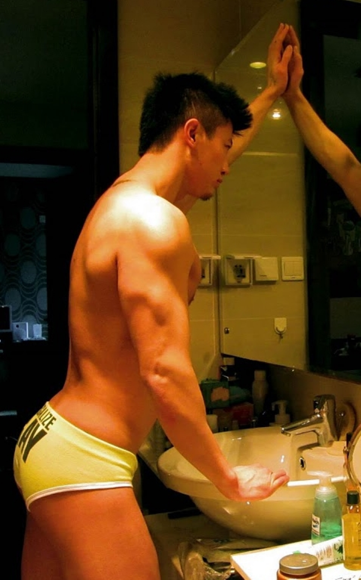 +++ ASIAN MALE COLLECTION +++ - Page 15 Picture-12-Edison-Liao-very-nice-body-mirror-sexy-hot-body