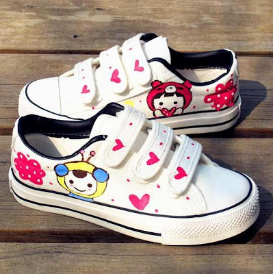 تصاميم اخرى اطلعوا عليها Diy-kids-shoes-makeover-ideas-paints-cute