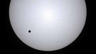 2011 - Clima Globale - Pagina 7 Venus-transit-2004-joson-images-sun