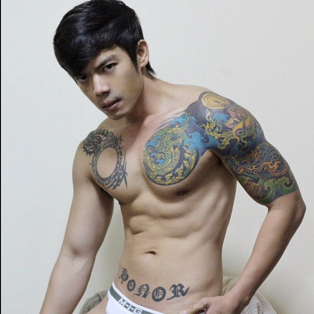 Hot boy cực chất với hình xăm 290901-5642f27d8c69e