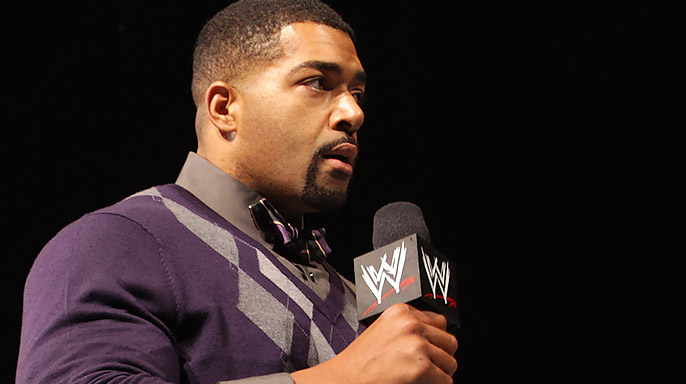 David Otunga's debuts David-Otunga-On-Mic