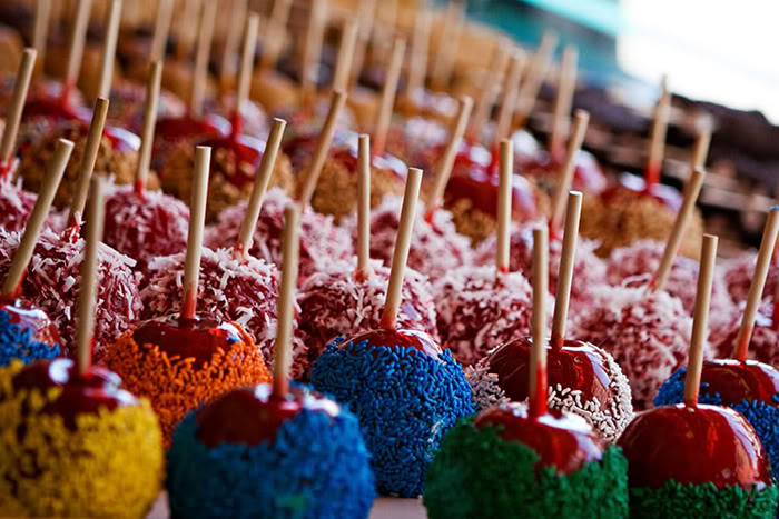 ♥] | مـَدينـِة آلـسكآكـْر | [ ♥ the theif  Candy_apples