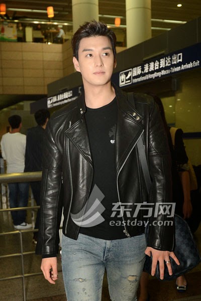 Eli @ Shanghai Pudong International Airport 2