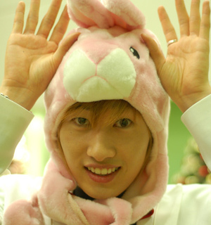 Le nouveau baby-sitter [OS] Eunhyuk_20090816_seoulbeats