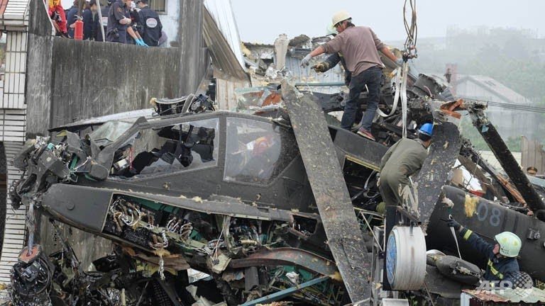 Accidentes/incidentes aéreos(Resto del mundo) - Página 7 Taiwan-helicopter-crash