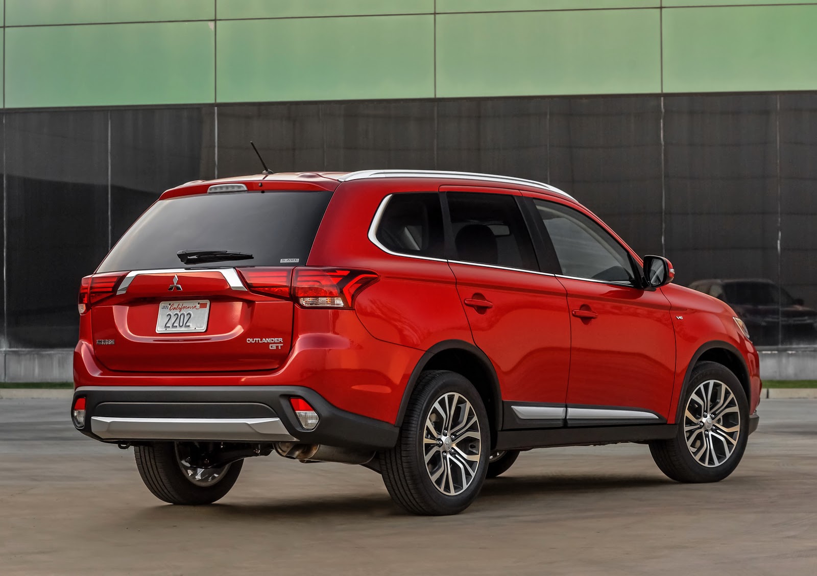 2015 - [Mitsubishi] Outlander restylé - Page 3 2016-Mitsubishi-Outlander-FL-13