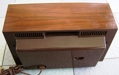 Zenith Model K725 tube radio ( Used ) Sold Zenith%2Bk725%2Brear