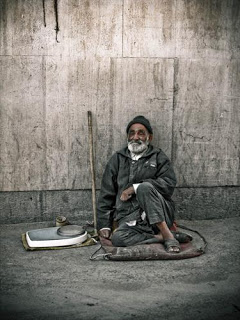 الفقير جدا  Ypoty2009-15-to-17-poor-man-by-Redha-Al-Marhoon