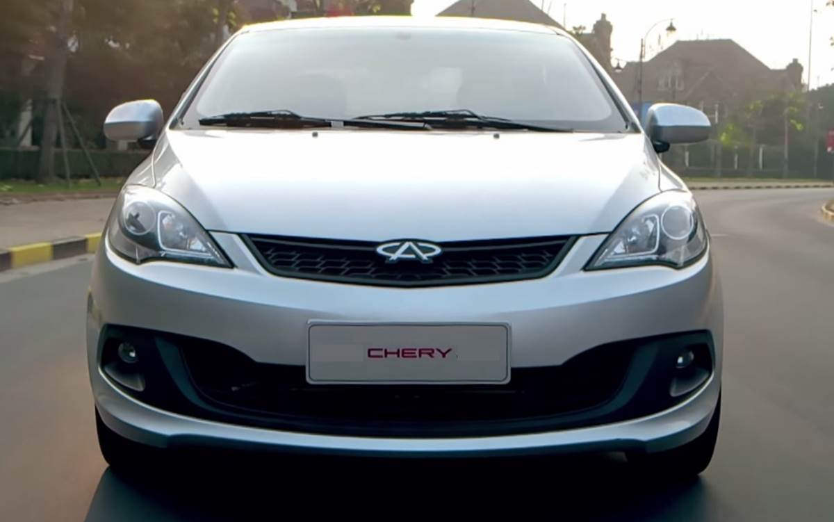 CARROS CHINESES NO BRASIL Novo%2BChery%2BCeler%2B2015%2B(34)