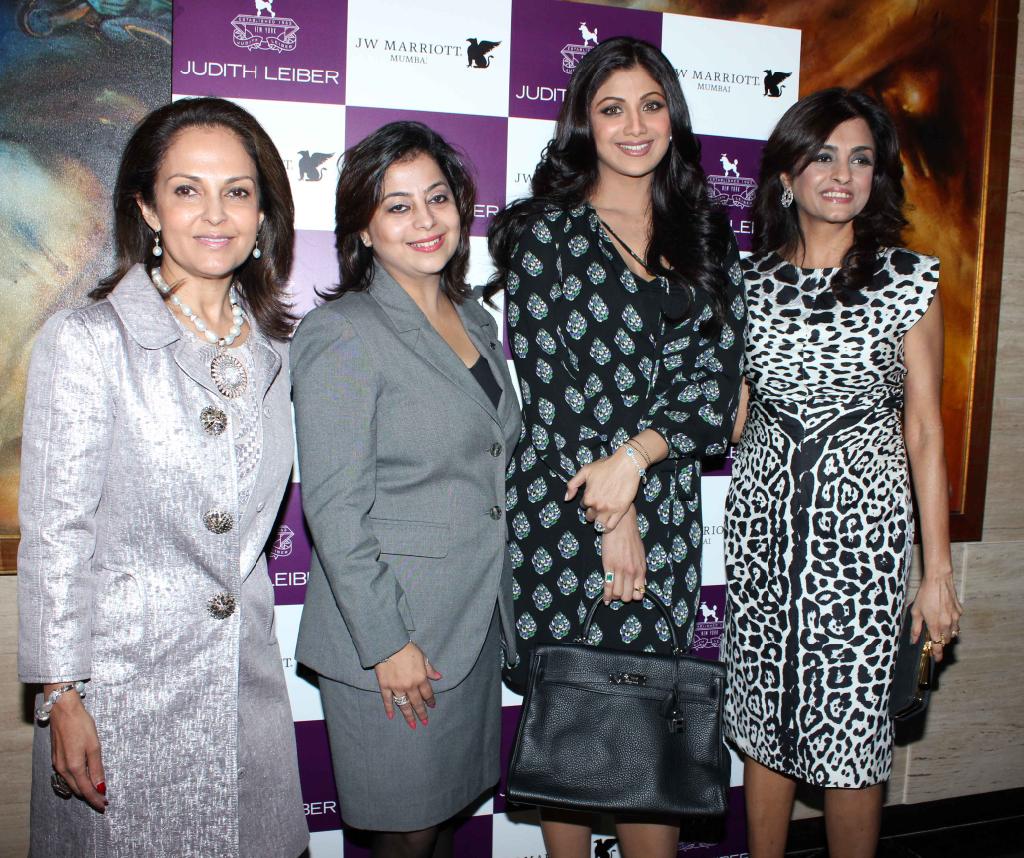 Shilpa Shetty launches Handbags! Shilpa-Shetty-At-The-Judith-Leiber-Launch-Of-Handbags-2