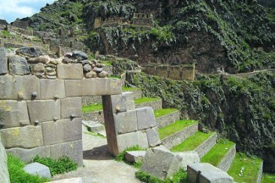 DOC- La revelación de las pirámides Ollantaytambo-cusco