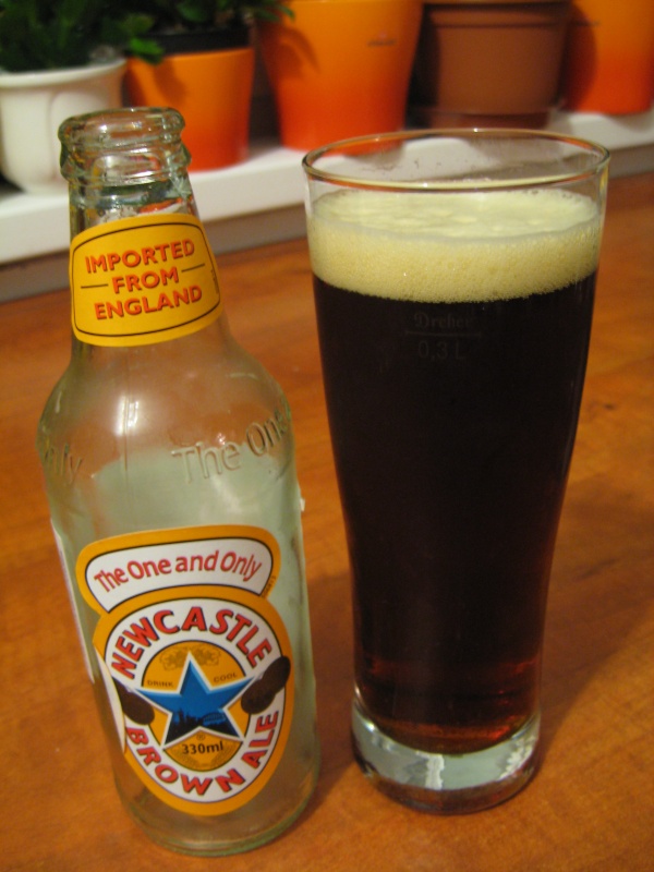 Odlazak u Newcastle - Page 3 Newcastle_Brown_Ale_sor_sortesztek_blogspot