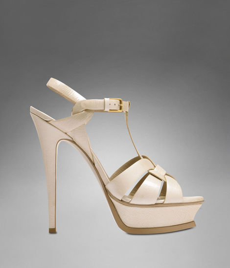 Accesorios y ropa de la casa Real Sueca - Página 11 193098_CE900_9618_A-ysl-women-platform-sandal-470x550