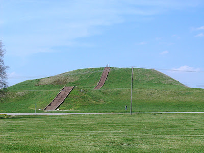 Archaeologists unearth more clues from ancient Cahokia civilization USA_Cahokia_Mounds_02