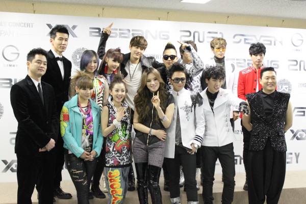 [Pics] + Fotos de la Conferencia de Prensa del YG Family Concert en Japón 2012 Post4