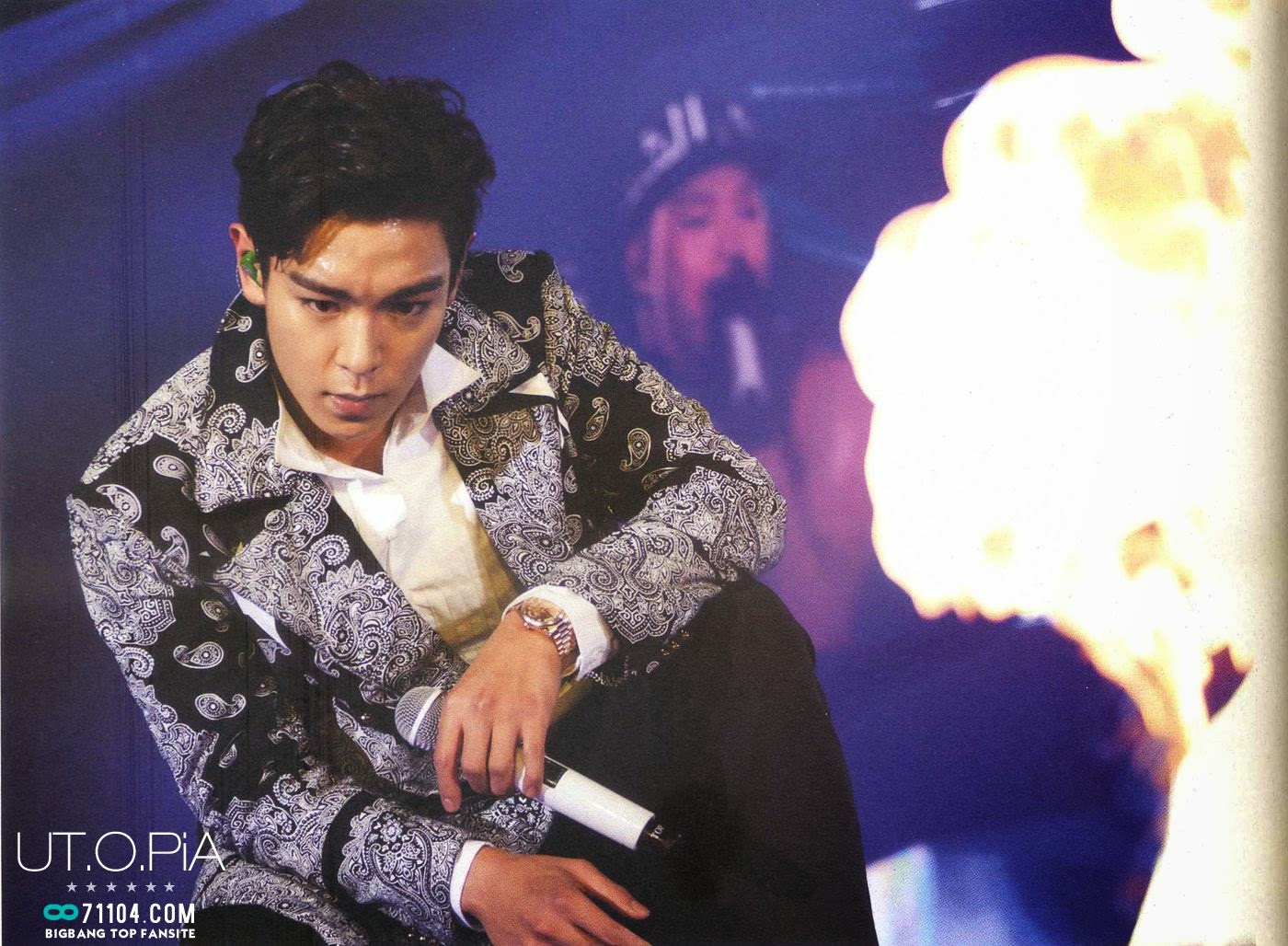 [9/7/2014][Pho/Scan] Ảnh T.O.P trên sách ảnh: 2014 +α Concert in Seoul  Bigbang_top_scans_016