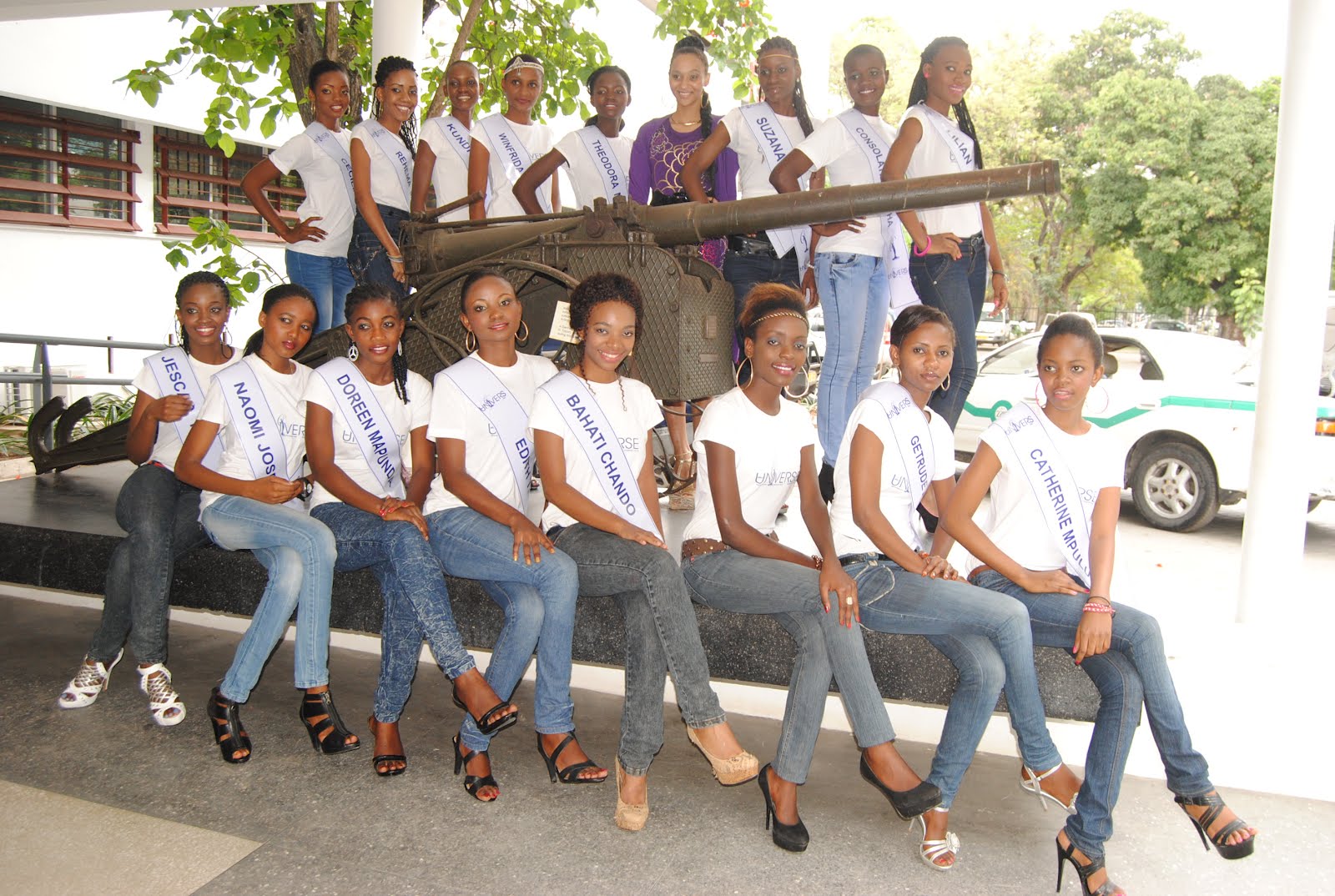 2012 | Miss Universe Tazania | Final 29/6 Miss%2BUN%2B1